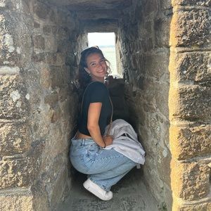 Meet your Posher, Teya